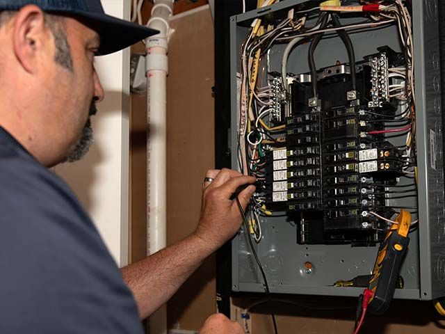 Electrical Panel & Circuit Breaker Specialists In New London